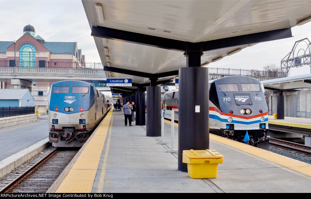 The Boston Section (L) and the New York Section (R) of the Lake Shore Limited; about to be combined into one train to continue the journey westbound